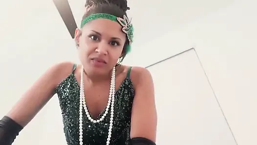 Calisa Bliss'in kükreyen 20'ler dev kadın hakimiyeti 4k bakış açısı küçülen fantezi bekliyor!