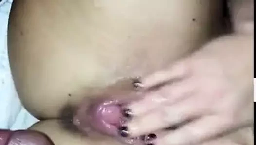 Bu piliç ıslak bir çeşme!