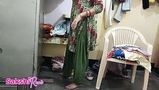 Üvey annem kızgın, flört ediyorum sonra götüne parmak sokuyorum, üvey anne ayakta sikişiyor