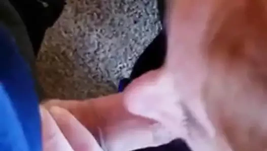 Yaşlı kadın harika bir kafa verir