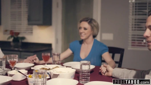 Saf tabu üvey anne-baba ve üvey kardeş hoşgeldin yeni kız kardeş