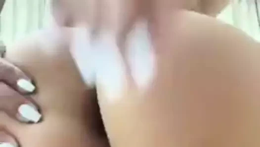 göt ve KEDİ gösteriliyor