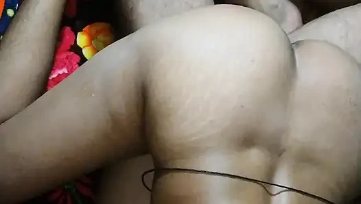 Ateşli kız öğrenci xxx videoları, xxx videoları ile ateşli okul arkadaşı