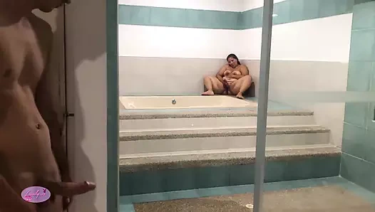 Üvey oğlum beni mastürbasyon yaparken yakalıyor