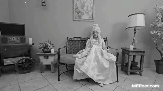 Kayıp nesil - Mirella'nın ayakları hakimiyeti