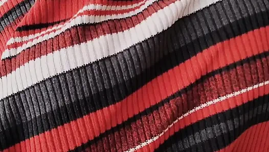 Tek başına oynuyor