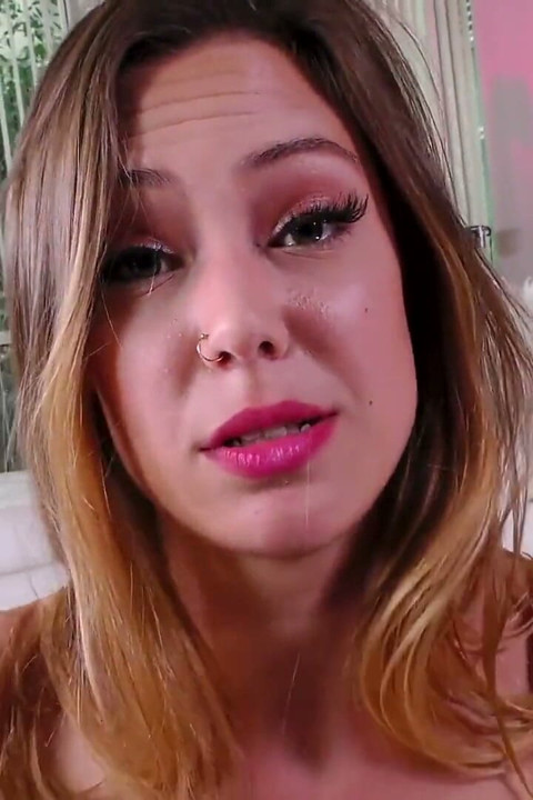 Avery Cristy porno vadisinde oyuncu seçmelerinde kanepede