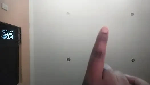 Sevimli ateşli kız 18+ tüm finansal varlıklarınız karşılığında zevkiniz için güzel temiz ayaklarını sunar.