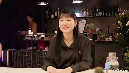 Av idol Joan iş üstünde sikiliyor