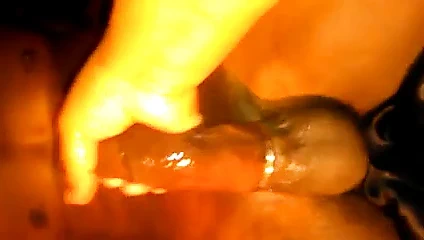 Onu okşamayı seviyor