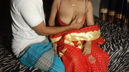 En iyi Bengalli evli kadın kocasının arkadaşı tarafından sert sikiliyor (Bangla draması)