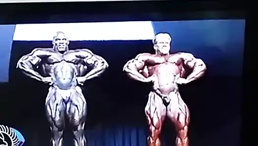 vücut geliştiricileri izlerken mastürbasyon