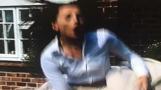 Etek rüzgarlı bir bahar gününde havaya uçtu