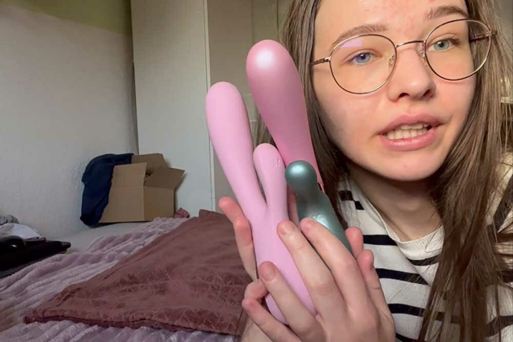 18yo genç oyuncak