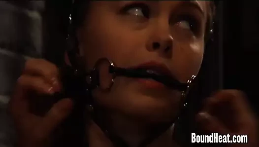 Lezbiyen kızlar içinde esaret kullanılan olarak taslak atlar