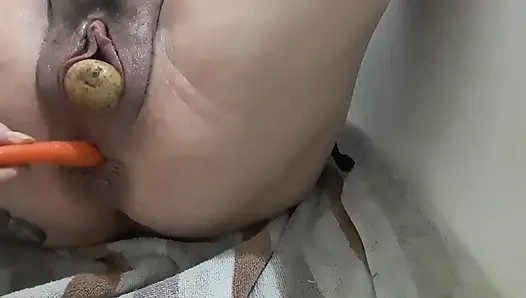 Tombul sürtük pirsingli amcıkla oynuyor