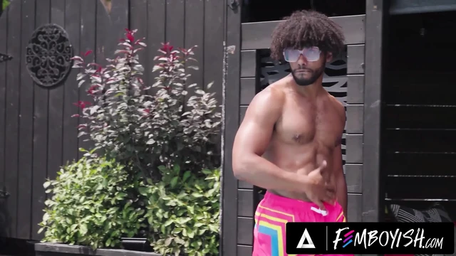 FEMBOYISH - загорающий фембой в бикини, Foxy Alex Rough без презерватива с Tony Genius после хорошего отсоса