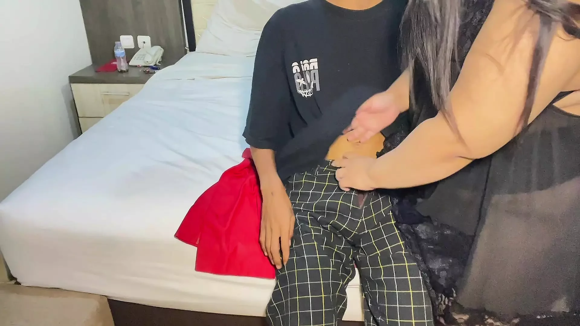 Berondong Digenjot steptante nakal dihotel