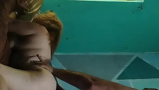 Büyük götlü olgun anne