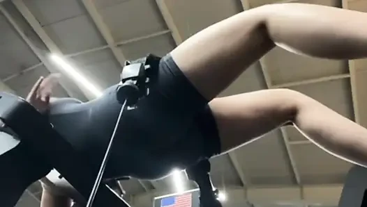Jucielussie spor salonunda kendisiyle oynuyor