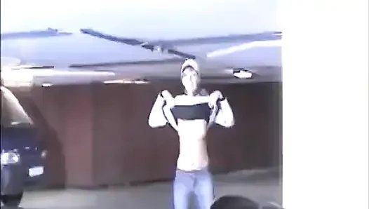 Azgın Sürtükler Yarak Emiyor Ve Sert Sikişiyor