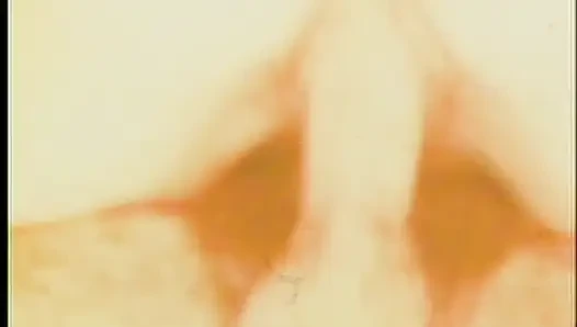 Lezbiyenler üçlü amcık yalıyor nostaljik amcık sikişi