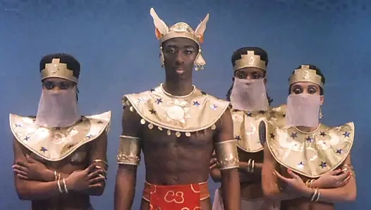 Elizabeth Hurley, Bridget Fonda, Valerie Allain - Aria