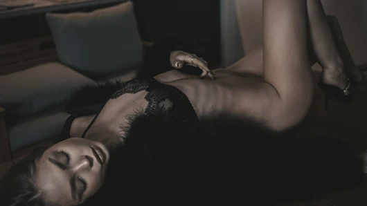 Sanktor 068 - küçük memeli sıska genç alay ediyor