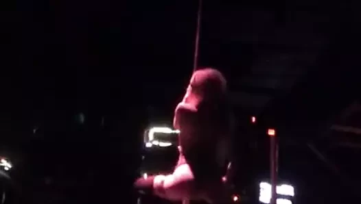 sürtük olduğunu dans