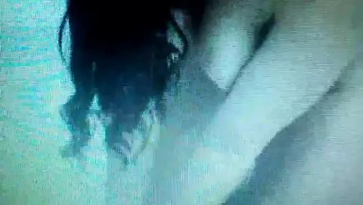 Göt deliğiyle oynamayı sever