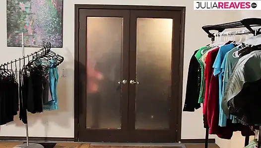 Ateşli kız canavar yarak emiyor ve sonra amına boşaltıyor