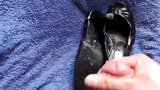 Cum üzerinde ayakkabı 4