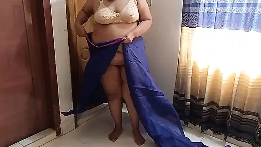 62 yaşındaki Filistinli güzel seksi nine sari ve bluz giyiyor sonra bir adam baştan çıkarıyor ve onunla sikişiyor