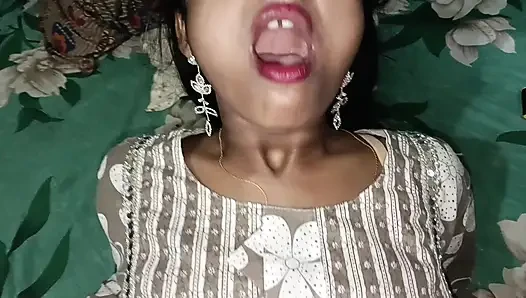 Üvey kız kardeşimin odasına gece geç saatlerde ziyaret tam gece tutkulu seks