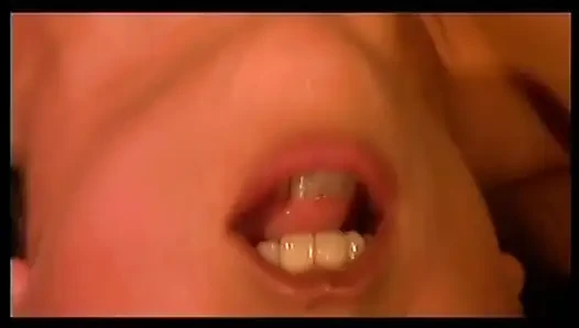 Возвышенное удовольствие для двух горячих шлюшек - DVD