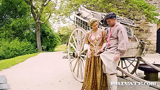 Veronica Leal güzel ıslak gırtlağına kadar sakso çektikten sonra harika bir meme sikişi yapıyor