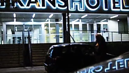 Trans otelden ayrılan travesti kaltak