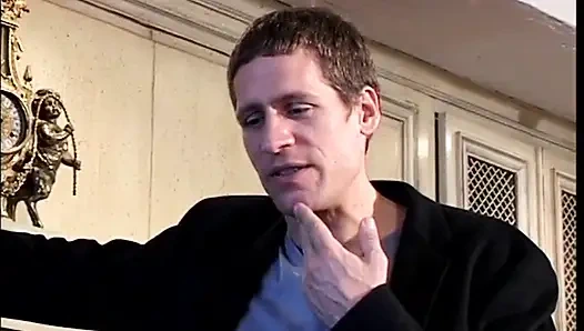 Seksi sarışın büyük yarak emiyor, otelde göt sikişi