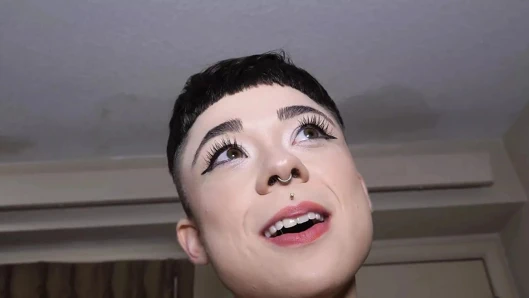 Seksi minyon sıska utangaç kız magenta lexx sikikleri ona ilk adam