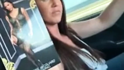 Kraliçe su üzerinde sürüş