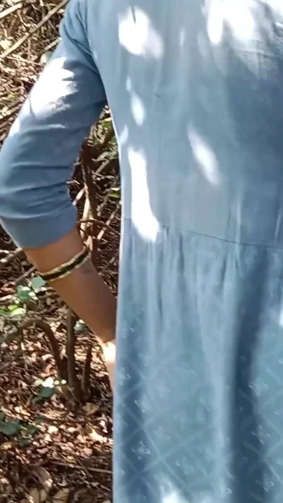 Hintli desi köyü yenge ormanda yarak emiyor | Klip 1