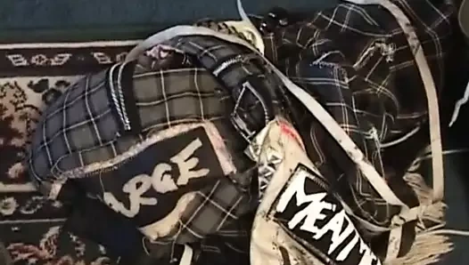Dövmeli ve deldi punk rock'çılar anal seks xxx intihar