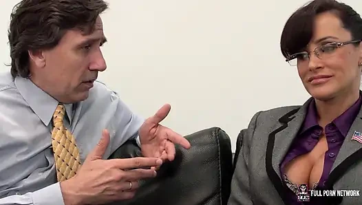 Fullpornnetwork - orta yaşlı seksi kadın efsanesi Lisa Ann en iyi ofis fahişesi olduğunu kanıtlıyor.
