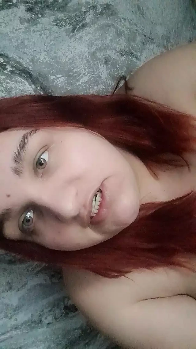 Askeri erkek arkadaşımı özleyeceğim, bu yüzden amımı onun için yapay penis ile becereceğim