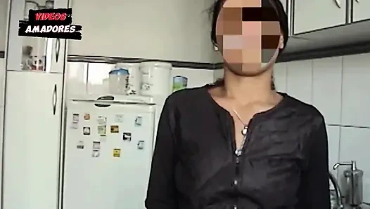 Sevgilinin yarağına oturuyor