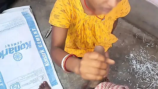 Hintli üvey anne genç üvey oğluyla sikişiyor