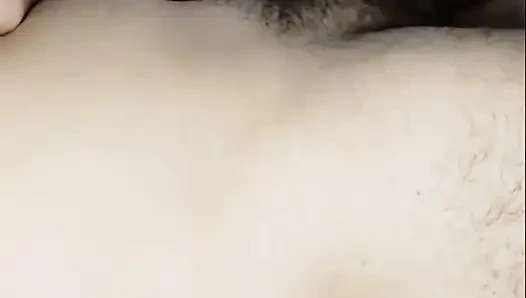 Külotunu çıkarmasını beklemedi; Yaşlı erkekler tarafından sikilmeyi hayal etti.