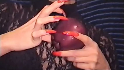 uzun tırnaklar siyah çorap