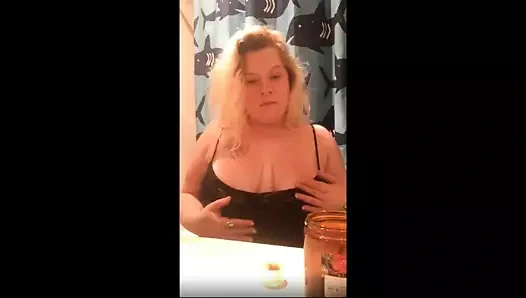 Kleetuss - göt ve meme uçları oynuyor