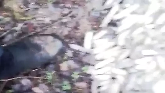 Süet botlarla ezmek